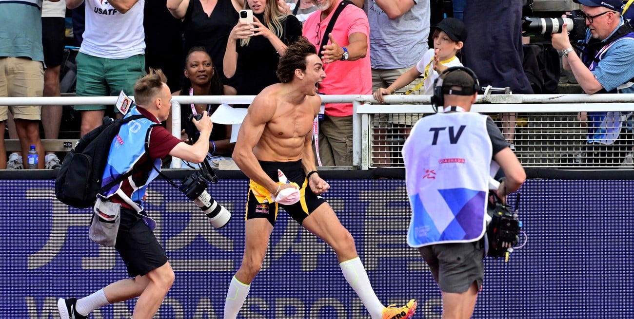 Duplantis llegó a batir 12 veces el récord mundial y no se planta