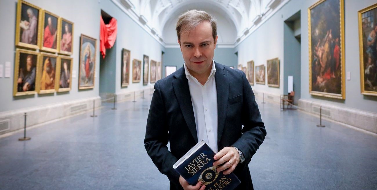 Javier Sierra y su "plan maestro" para descifrar los mensajes invisibles en los museos
