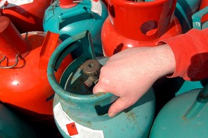 La campaña preventiva apunta también a barrios sin acceso a gas natural.