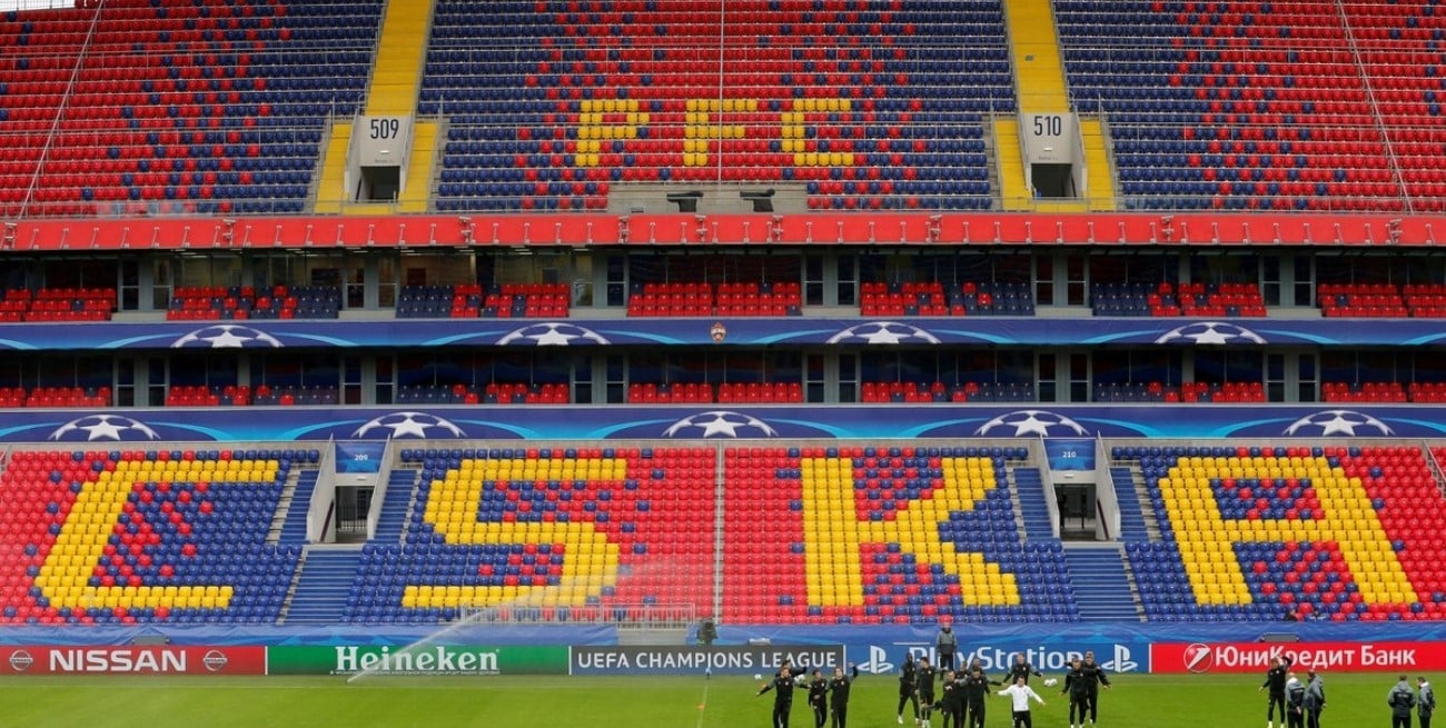 CSKA Moscú, el equipo del ejército que tiene un tanque de guerra en su estadio