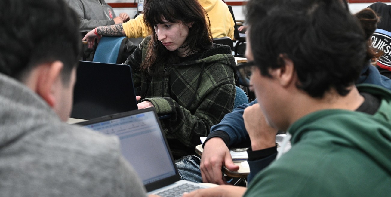 Herramientas, desafíos y responsabilidades con la IA: la voz de los docentes