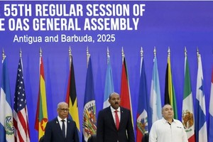 Primera sesión plenaria de la 55ª Asamblea General de la OEA en Antigua y Barbuda.