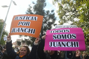 El 28 de junio allegados al profesor Trigatti se concentraron frente a tribunales. Foto: Carolina Niklison