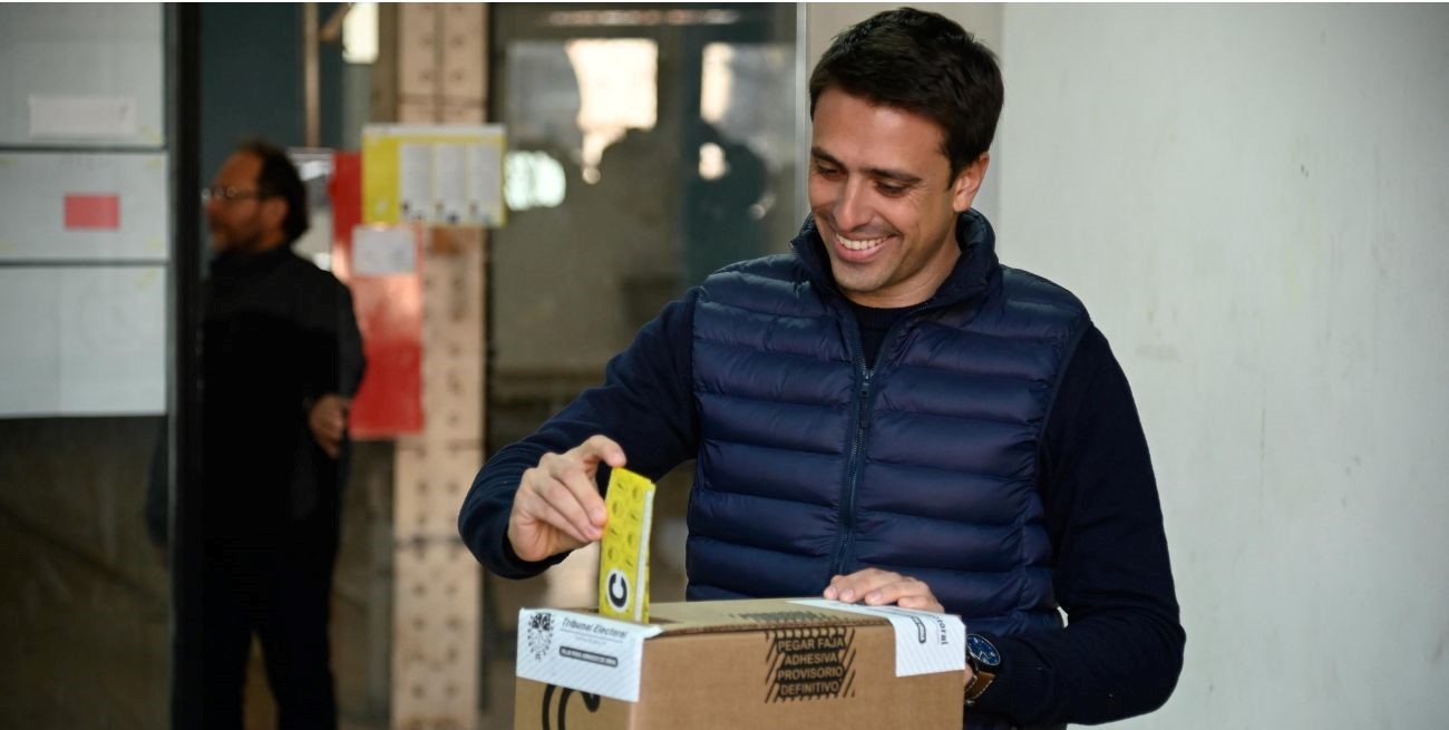 Contrapunto antes de votar: Aleart exigió acceso para la prensa y demoró su sufragio