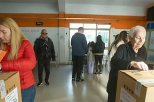 Según los medios locales, hubo una importante afluencia en las urnas.