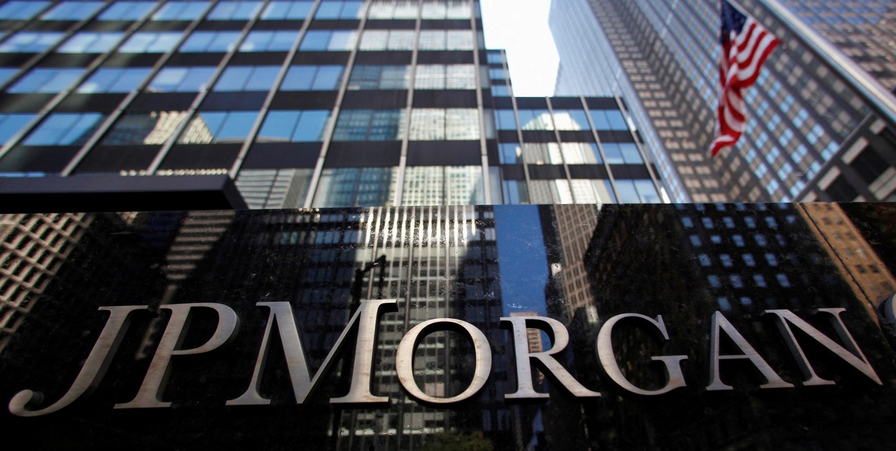 JP Morgan excluyó a la Argentina del índice EMBI+: cómo afecta al riesgo país
