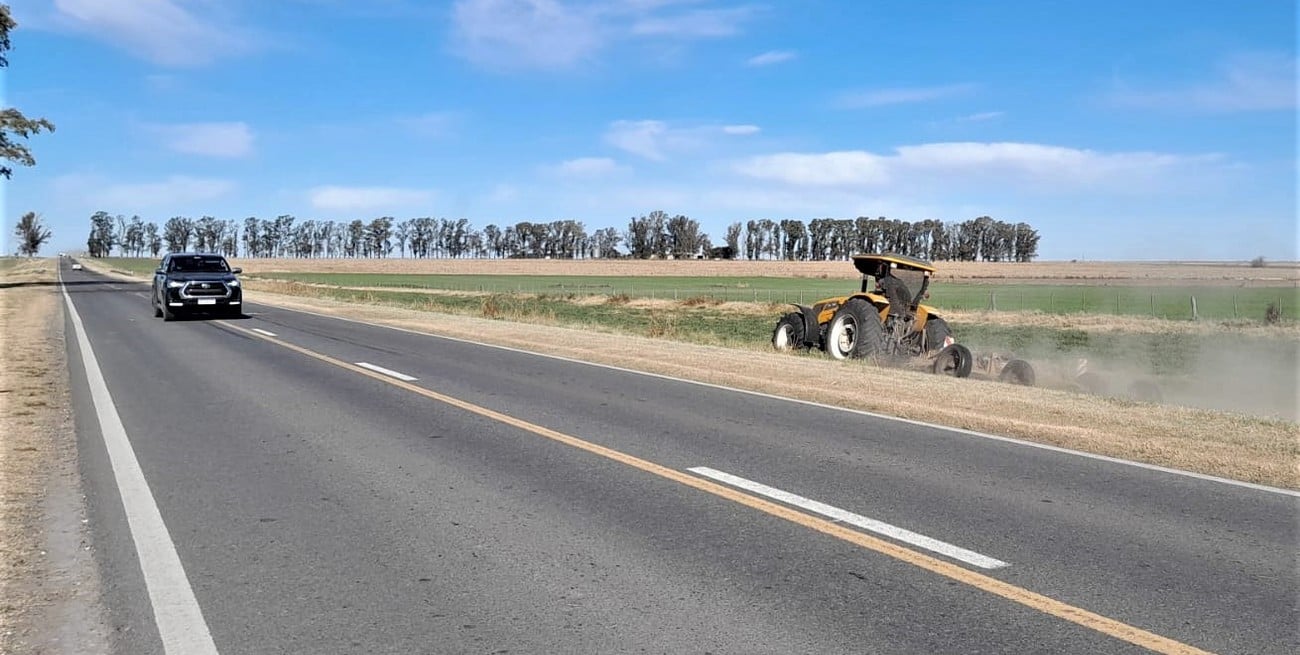 Vialidad Nacional realiza tareas de desmalezado en rutas nacionales de Santa Fe
