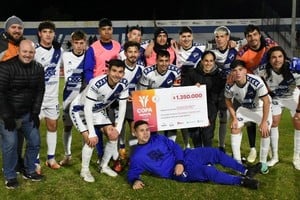 El LObo goleó 3 a 0 a Alumni y está en octavos de la Copa provicnial. Foto:@clubbenhur