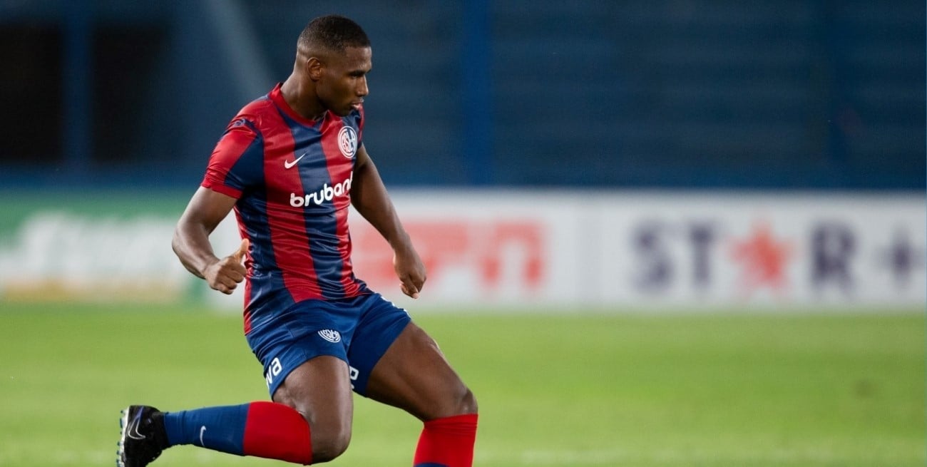 Un jugador de San Lorenzo pidió "botines originales" en Instagram y se volvió viral