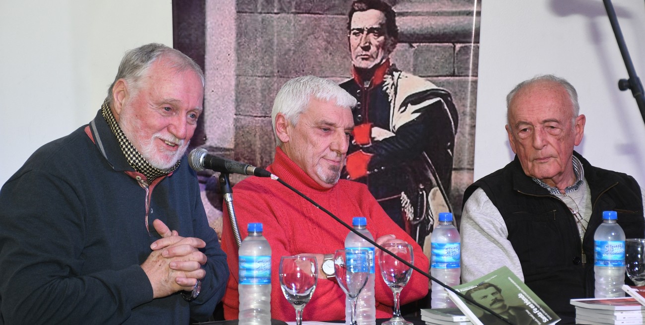  El Instituto Artiguista presentó en Santa Fe la colección "De los Pueblos Libres"