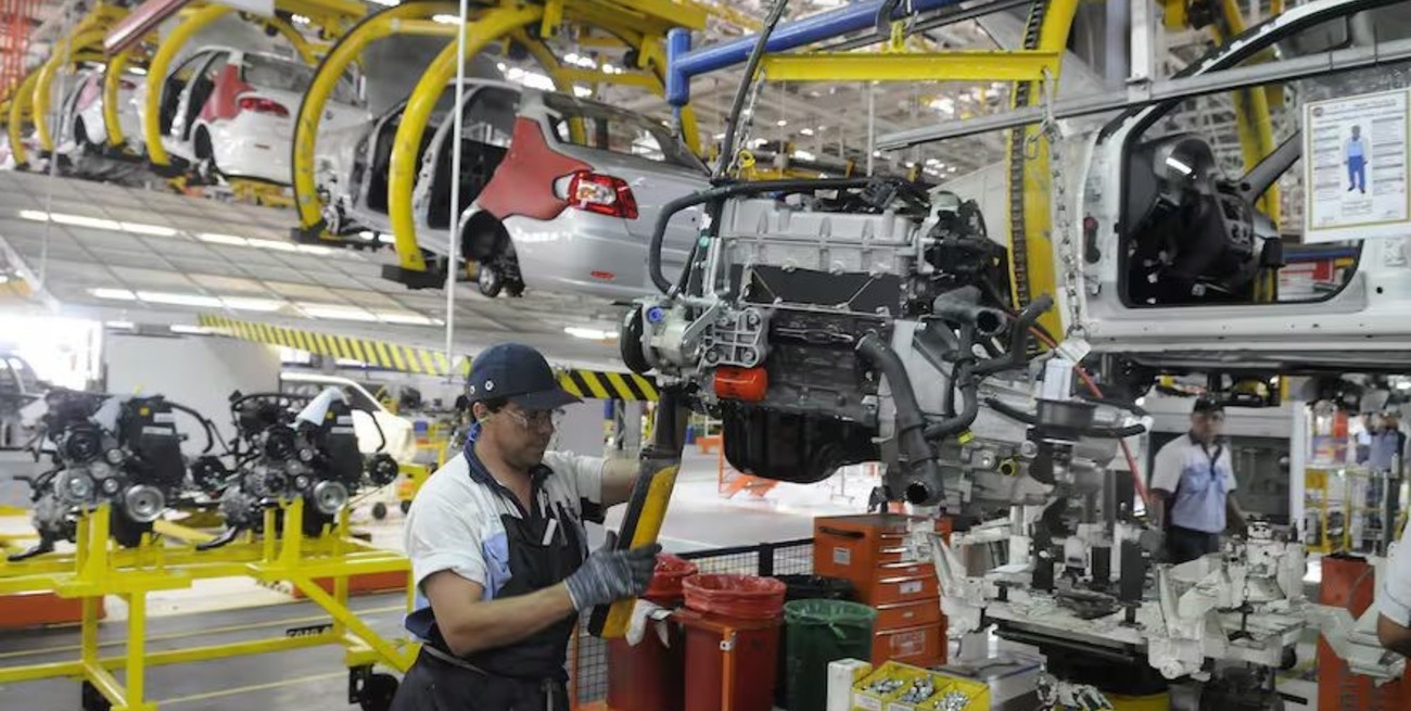 La economía nacional se detiene ante un "techo de cristal", según Vasconcelos