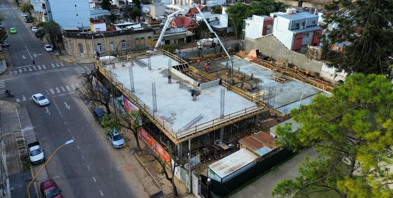 Instituto Almirante Brown: ya asoma la estructura de hormigón del nuevo edificio que construye Provincia