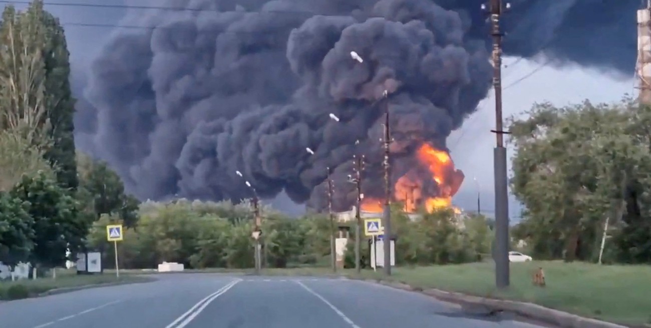 Ucrania golpea aeródromos rusos en Voronezh y Saratov en un ataque masivo con drones

