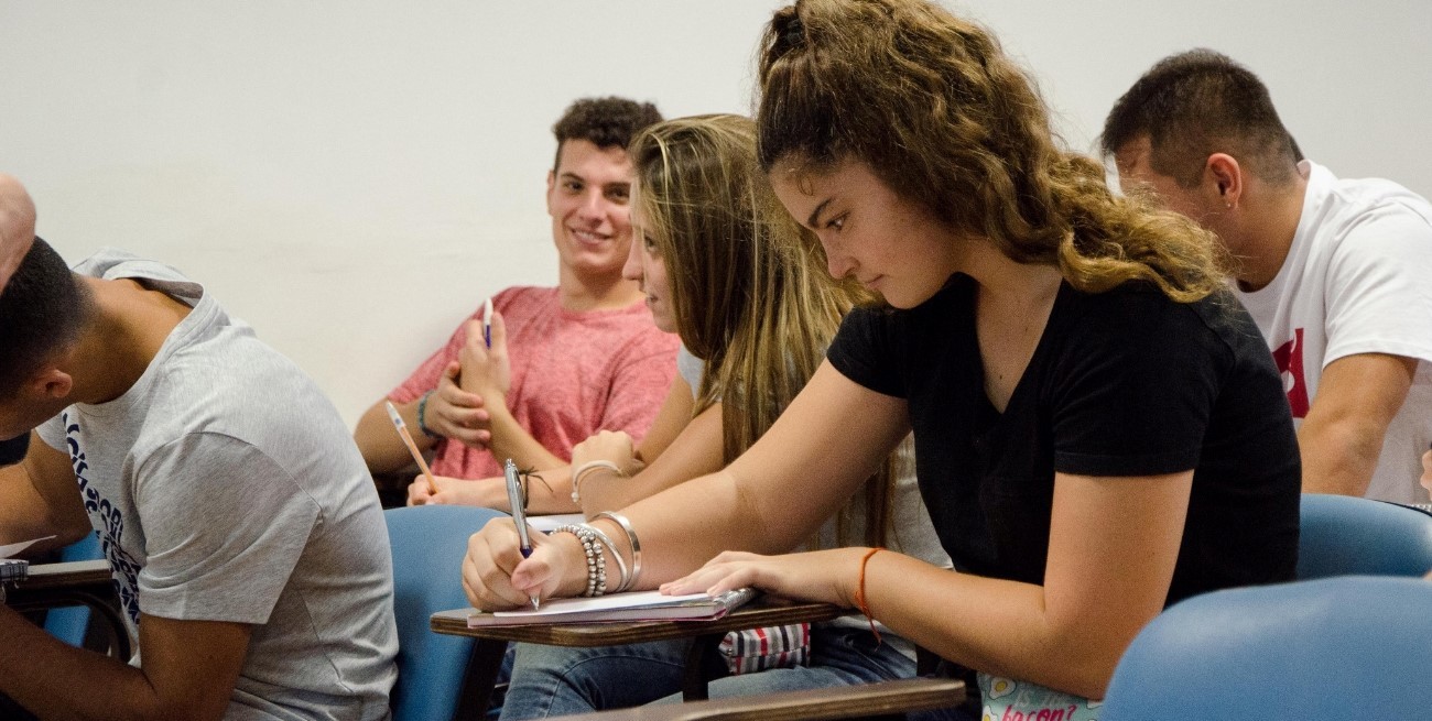 La UGR apuesta por formación flexible, nuevas carreras y apoyo estudiantil