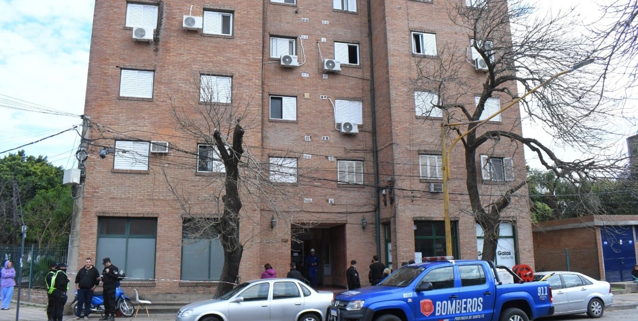 "La puerta estaba caliente y se sentía un olor a gas insoportable"; dijo un familiar de las víctimas