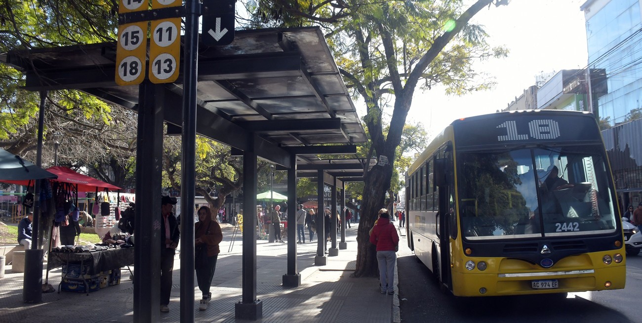 Colectivos en crisis, reunión clave en Buenos Aires y una pregunta: ¿podría subir el boleto en Santa Fe?