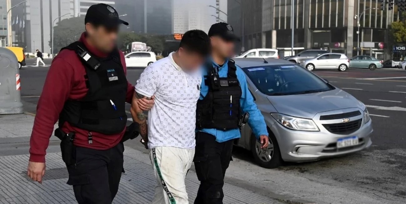 Persecución y tiroteo en Retiro: arrestaron a un delincuente colombiano