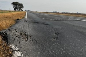 La Ruta 33 presenta deformaciones peligrosas en el tramo sur, clave para la producción.