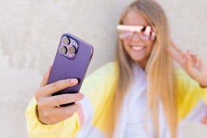 En el deseo de ser aceptados y queridos, exhiben su vida privada de manera masiva