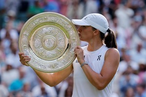 El resultado: un categórico 6-0 que dejó sin reacción a Anisimova. Credito: REUTERS/Toby Melville   