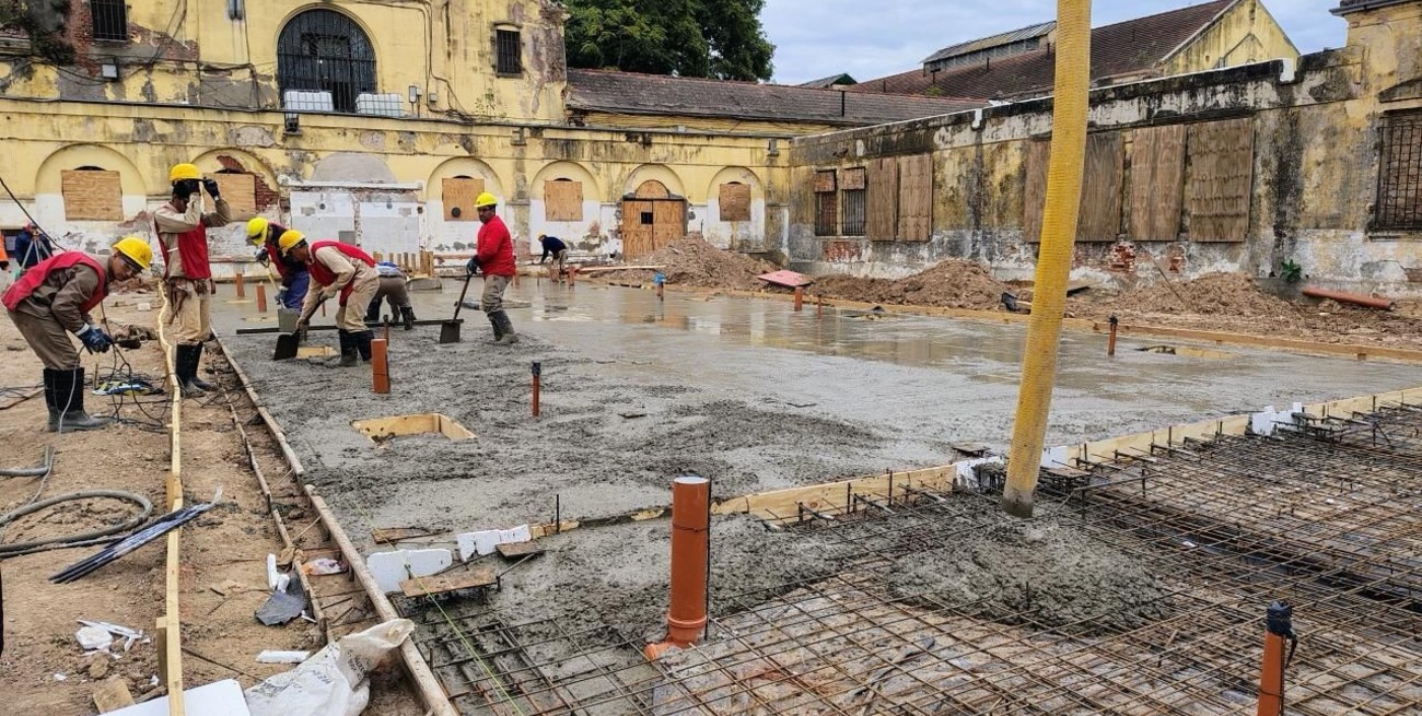 Cárcel de Coronda: Provincia comenzó el hormigonado para construir cuatro pabellones nuevos