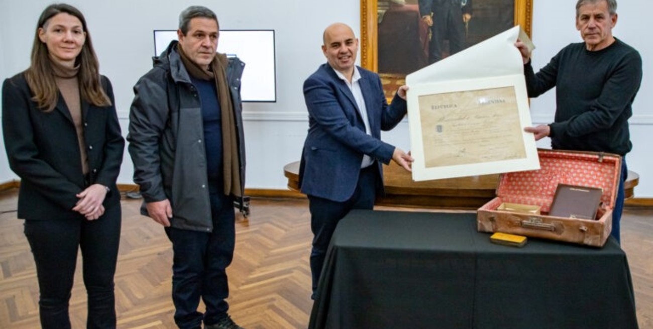 Tras la donación de objetos personales del Dr. Esteban Laureano Maradona, Esperanza prepara una muestra especial