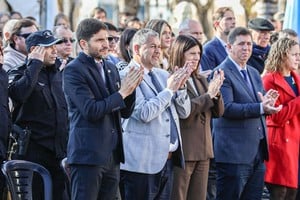 Maximiliano Pullaro encabezó los festejos por el bicentenario de San Jerónimo del Sauce.