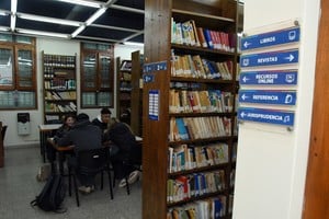 El éxito en la vida universitaria no se mide únicamente por las calificaciones, la salud integral es fundamental. Crédito: Guillermo Di Salvatore