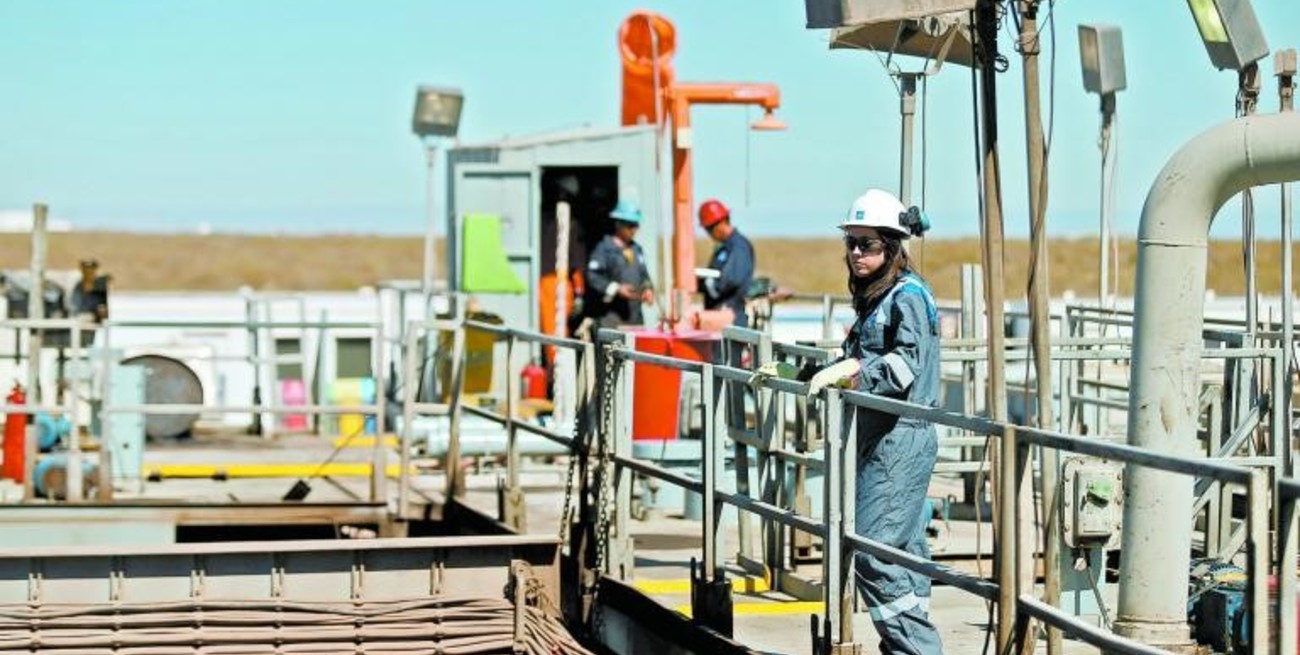 Las fábricas siguen a media máquina: se frenó el rebote y el uso de la industria no llega al 60%