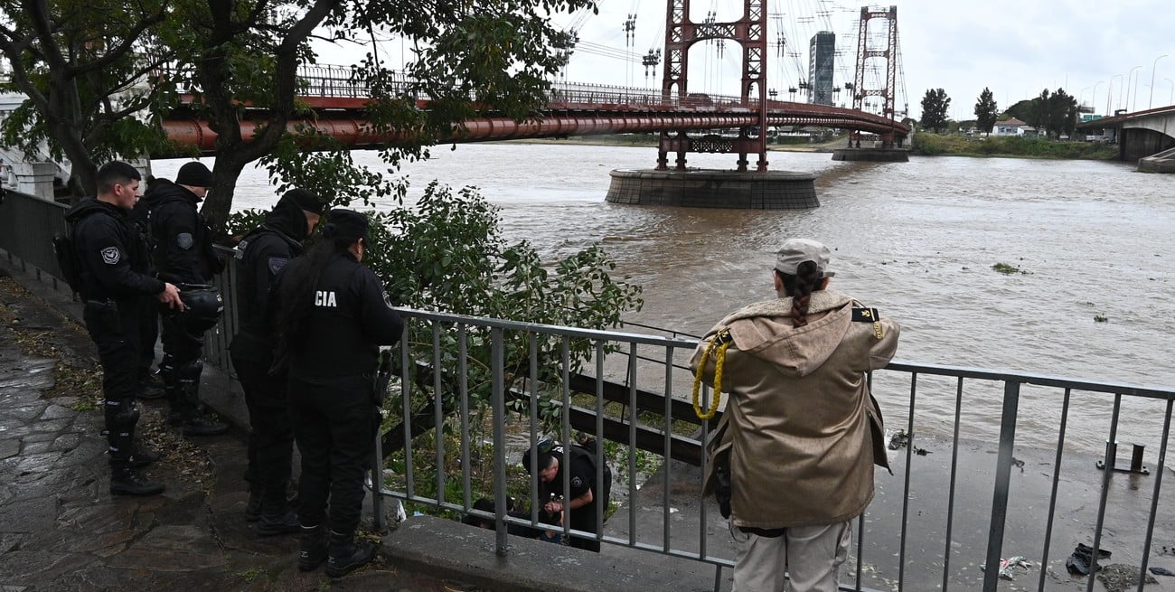Los suicidas del Puente Colgante de Santa Fe: cómo se puede prevenir