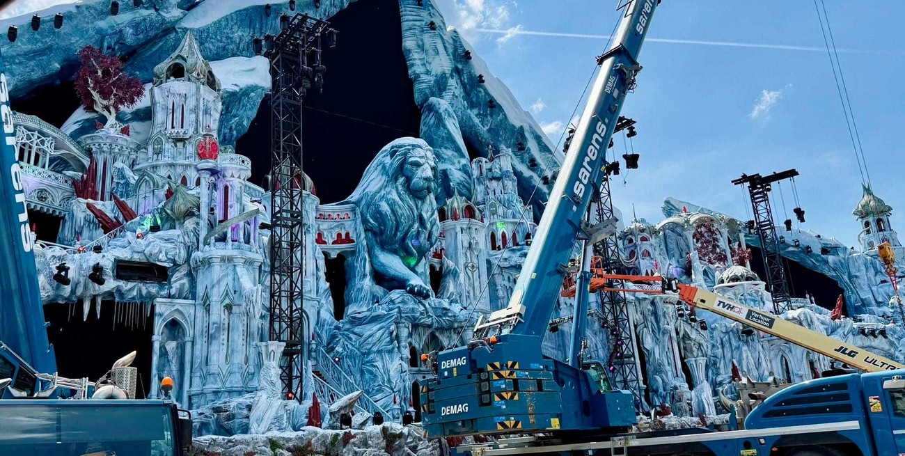 Impactantes imágenes: se quemó el escenario principal de la fiesta electrónica Tomorrowland