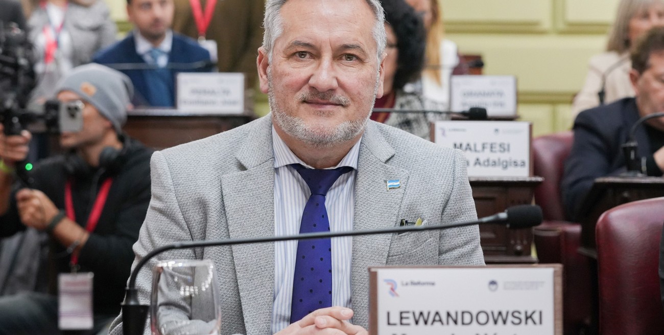 Lewandowski: "Más propuestas y menos show para una Constitución que le sirva a la gente"