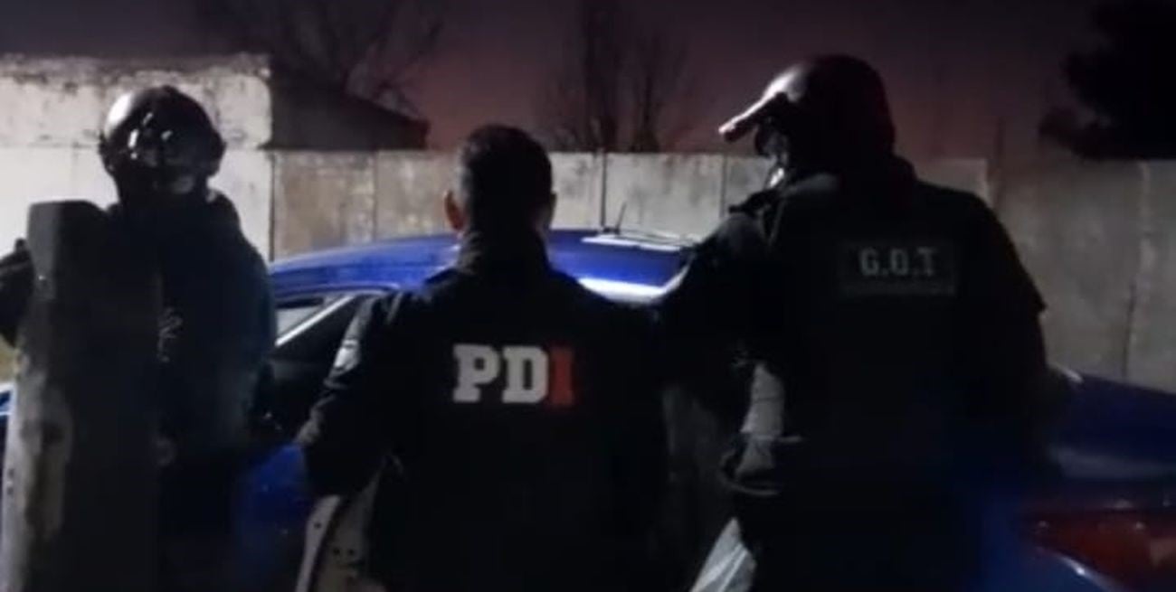 Detuvieron a un hombre armado y acusado de múltiples delitos