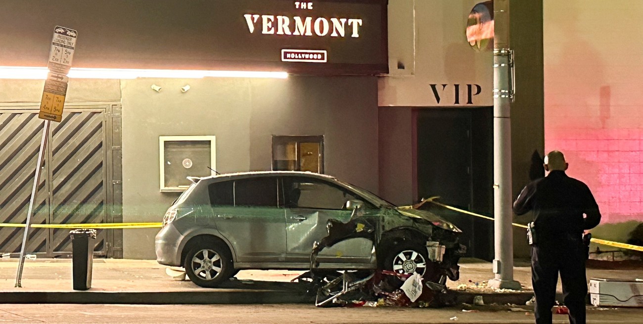 Caos en Los Ángeles: un auto arrolló a 28 personas en plena madrugada