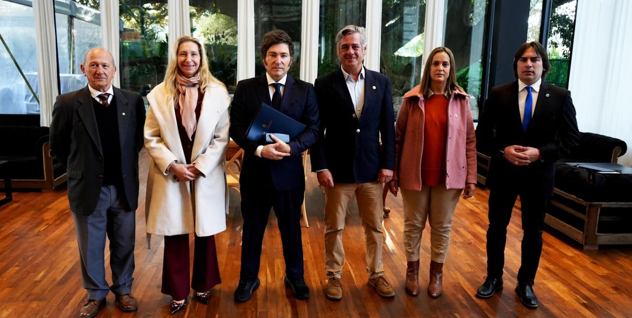 Milei ahora ubica a Pullaro entre los malos, en medio de la puja de Nación con provincias