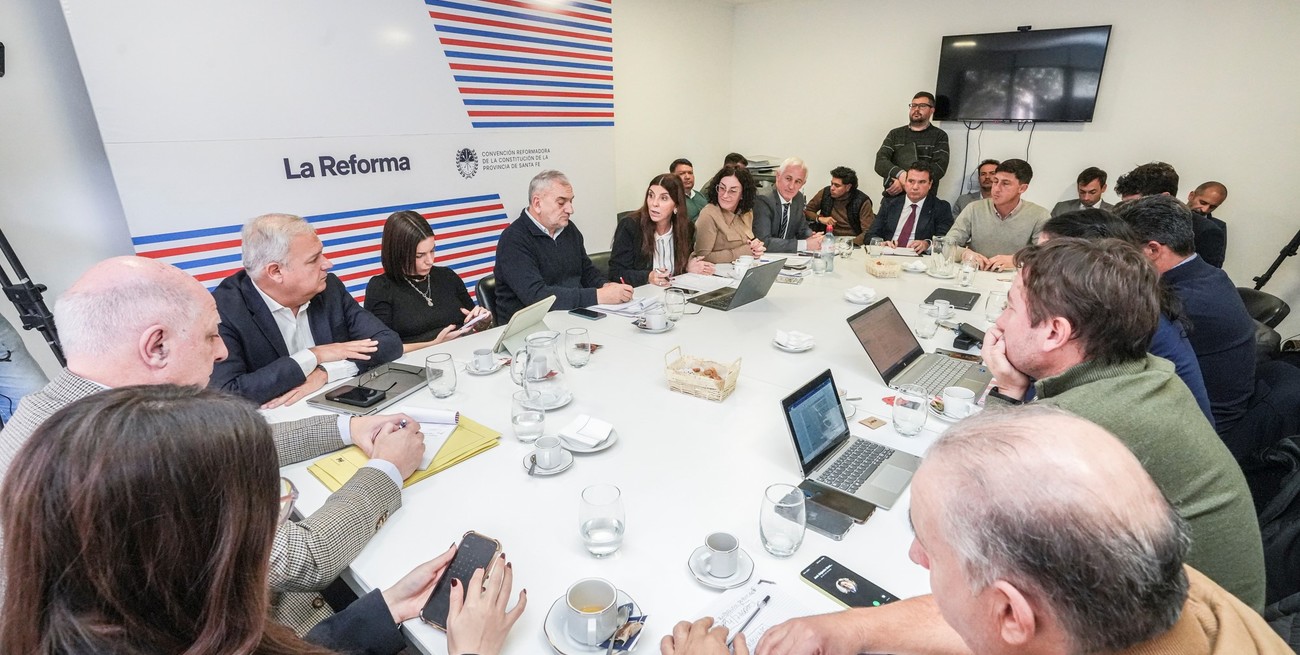 Tiempo de reuniones con sectores de la sociedad civil en la Convención Reformadora