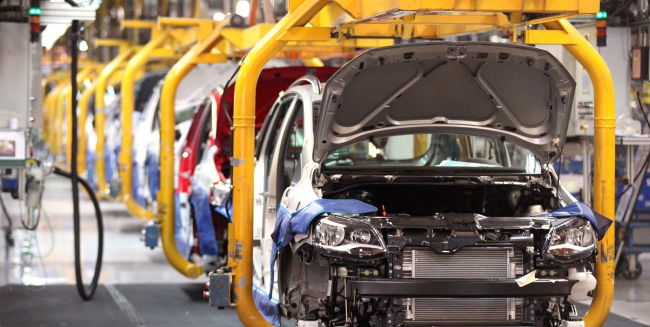 La industria recuperó un cuarto de su retroceso en la primera mitad del 2024