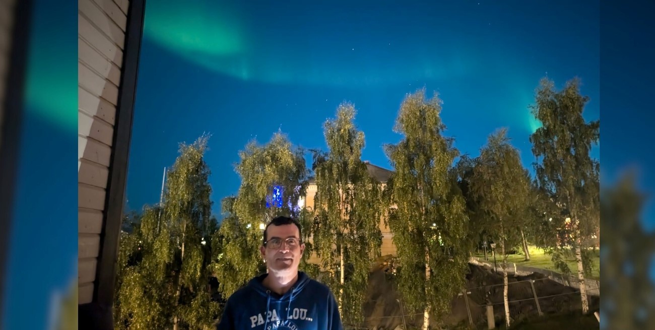 El rafaelino que vive entre auroras boreales en Noruega