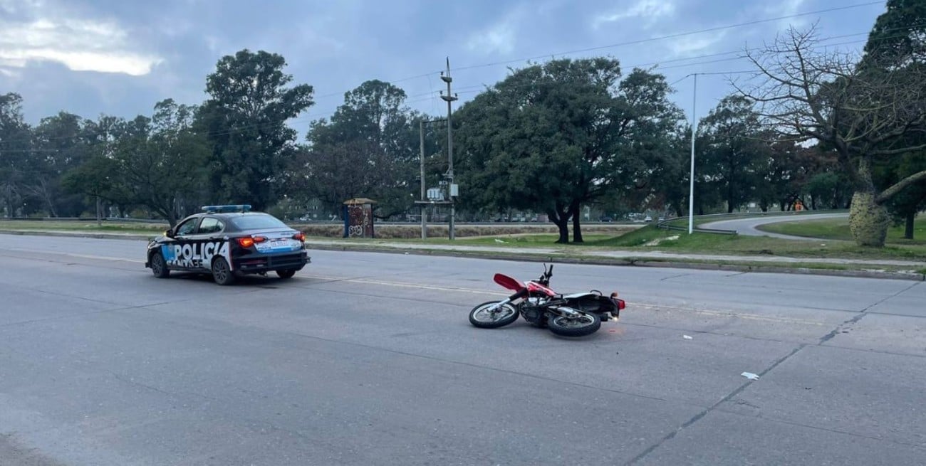 En el "rulo" de Cilsa: atropelló a dos jóvenes y huyó; uno está grave