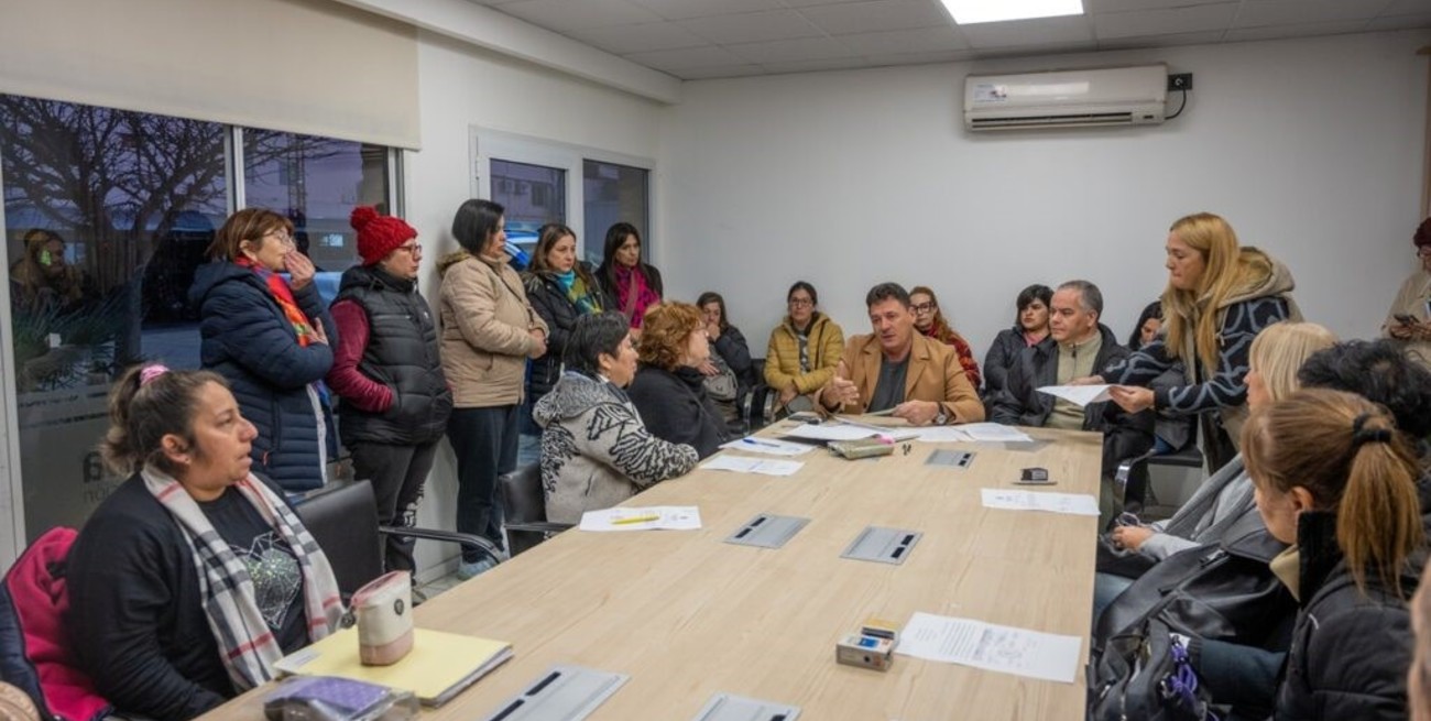 Giran recursos del FAE por 90 millones de pesos a escuelas de San Lorenzo