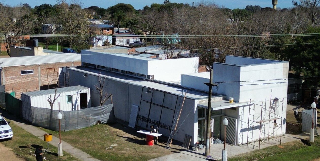 Mientras se renueva el Hospital, continúa la reparación integral del centro de salud barrial en Helvecia