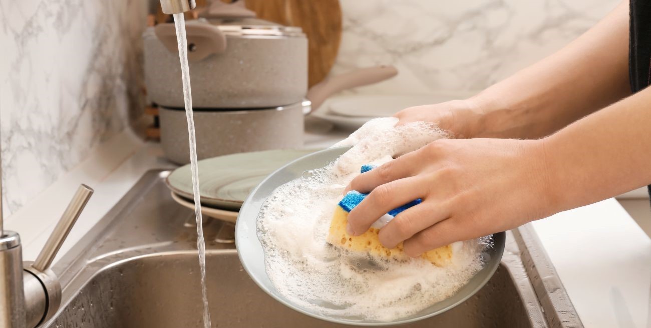 Se prohibió un detergente por causar daños en la piel
