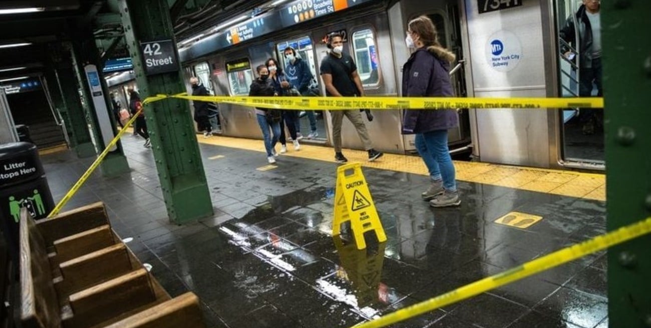 Video: Nueva York y Nueva Jersey declaran estado de emergencia por tormentas e inundaciones extremas