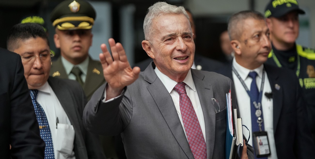 La condena a 12 años para Álvaro Uribe, un hecho “histórico” para la justicia colombiana