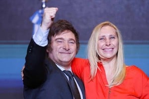 El presidente Javier Milei y su omnipresente hermana Karina, "El Jefe". Archivo El Litoral