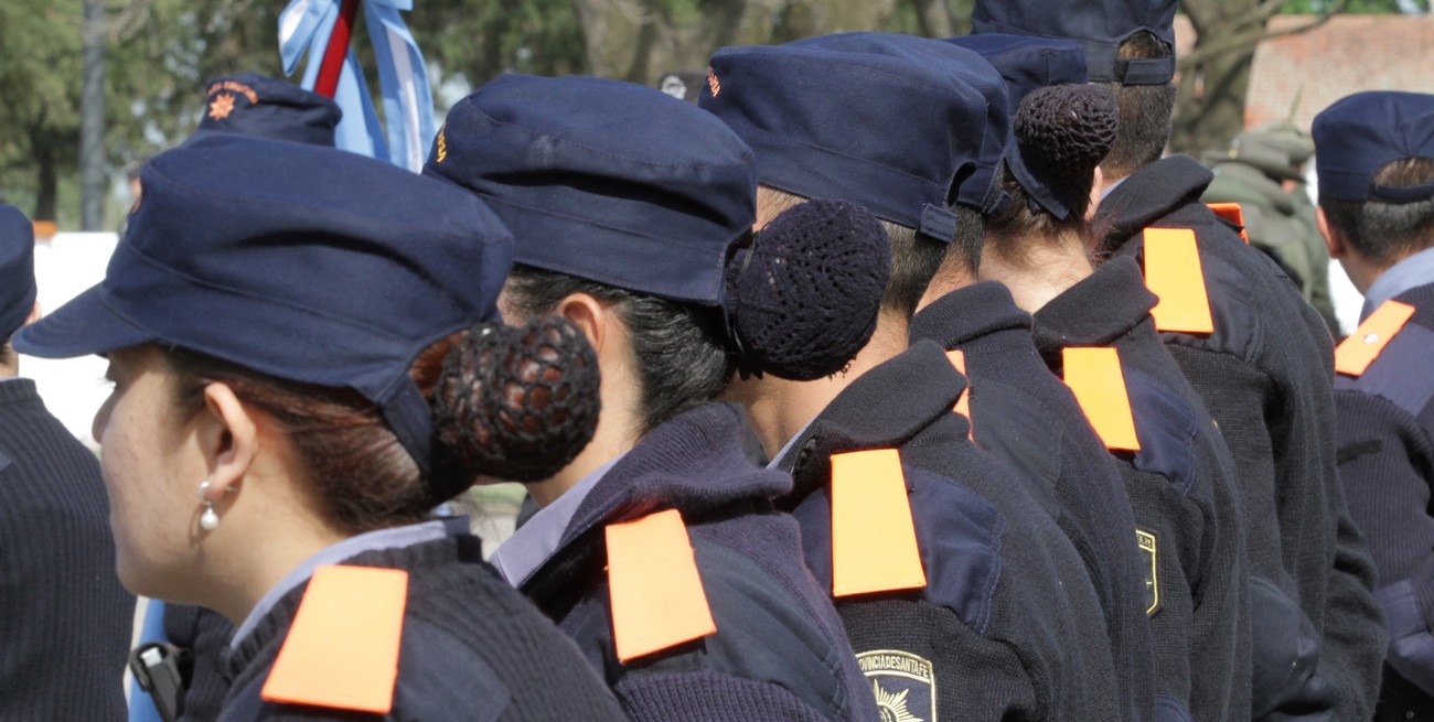Condenan a un jefe policial y requieren un plan de abordaje de violencia de género dentro de la fuerza