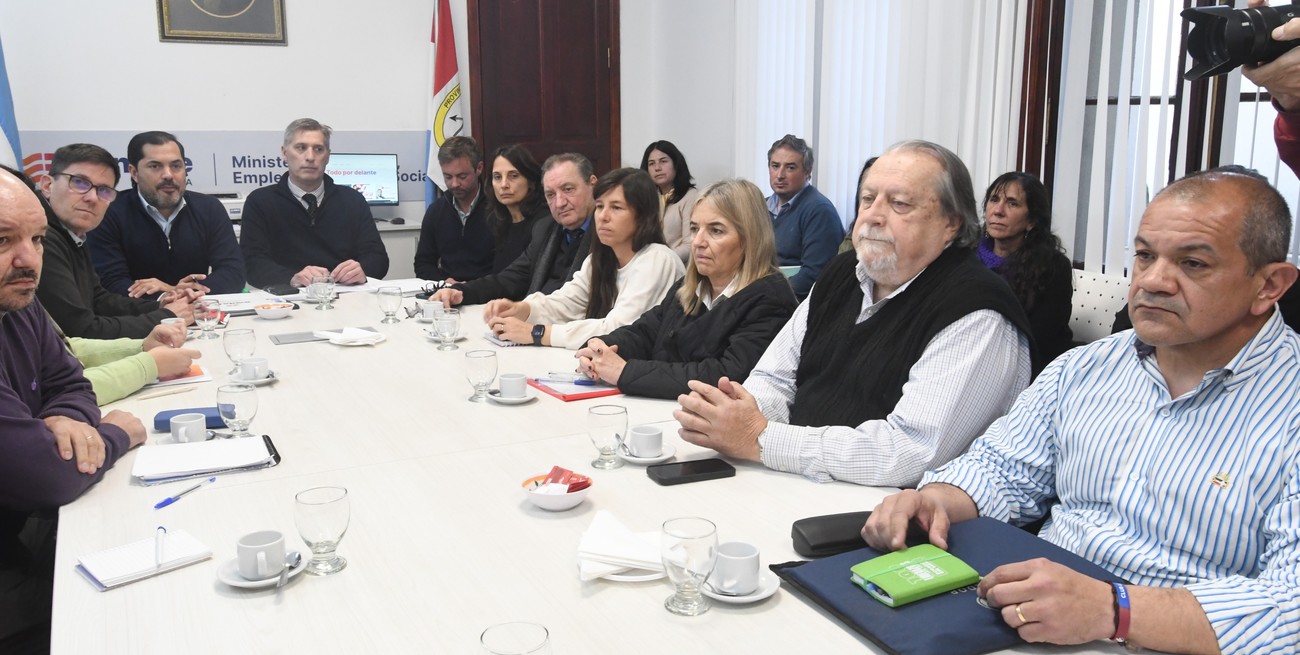 Los docentes santafesinos también recibieron una oferta de 7% de aumento semestral