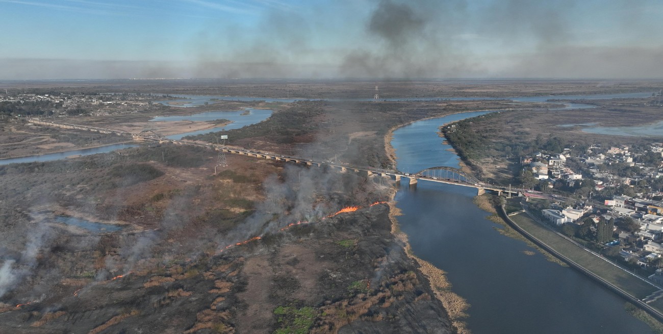 Cuál fue la clave para controlar el incendio en la zona de islas entre Santa Fe y Santo Tomé