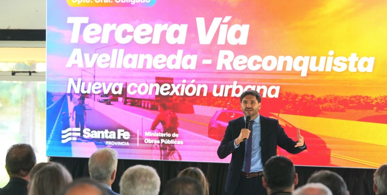 Pullaro encabezó la apertura de ofertas para construir una conexión vial clave entre Reconquista y Avellaneda