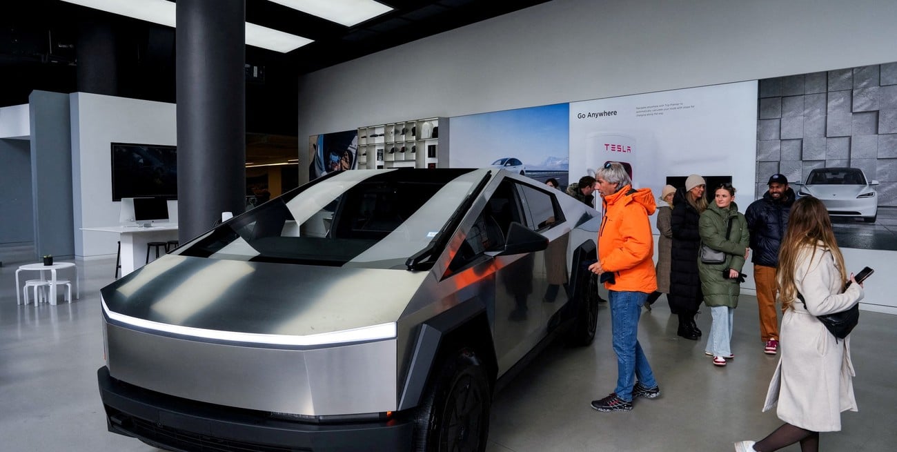 Entraron al país los dos primeros Tesla Cybertruck